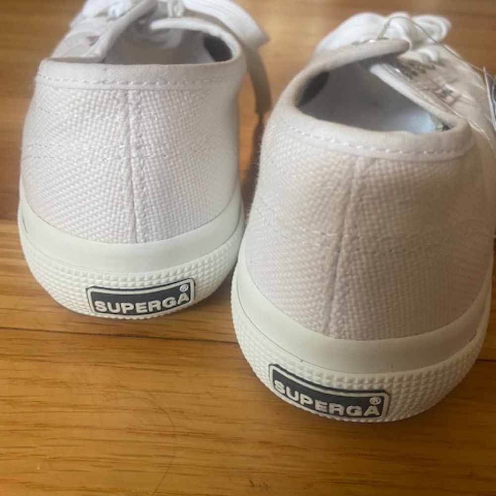 2750 Cotu Classic White Tennis Shoes